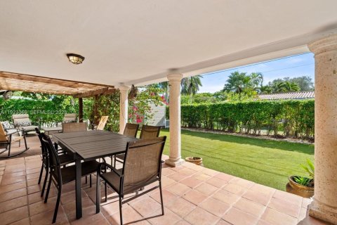 Casa en alquiler en South Miami, Florida, 4 dormitorios, 159.79 m2 № 1977352 - foto 16