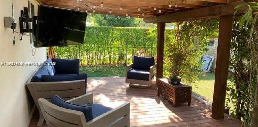 Villa ou maison à South Miami, Floride 4 chambres, 159.79 m2 № 1977352