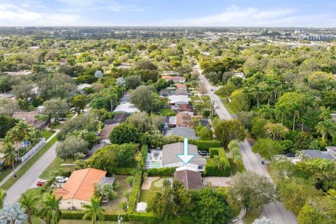 Casa en alquiler en South Miami, Florida, 4 dormitorios, 159.79 m2 № 1977352 - foto 22