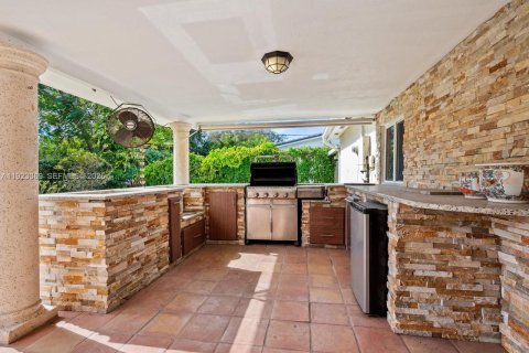 Casa en alquiler en South Miami, Florida, 4 dormitorios, 159.79 m2 № 1977352 - foto 14