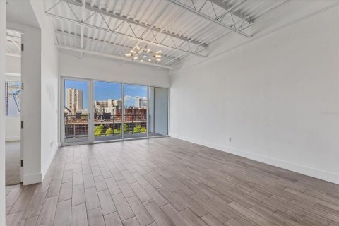 Condo in Sarasota, Florida, 1 bedroom  № 1858194 - photo 6