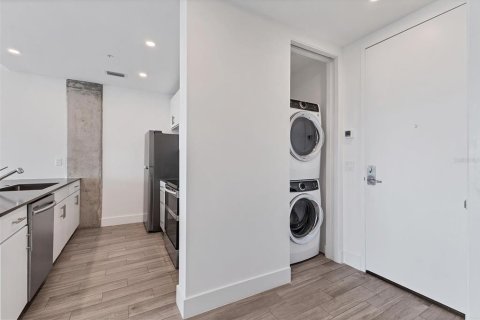 Condo in Sarasota, Florida, 1 bedroom  № 1858194 - photo 22
