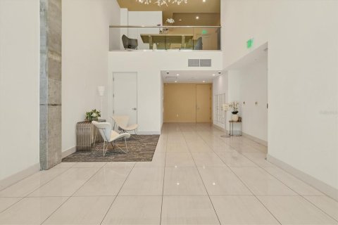 Condo in Sarasota, Florida, 1 bedroom  № 1858194 - photo 3