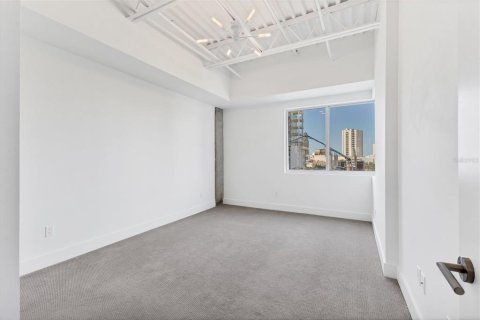 Condo in Sarasota, Florida, 1 bedroom  № 1858194 - photo 15