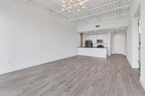 Condo in Sarasota, Florida, 1 bedroom  № 1858194 - photo 9