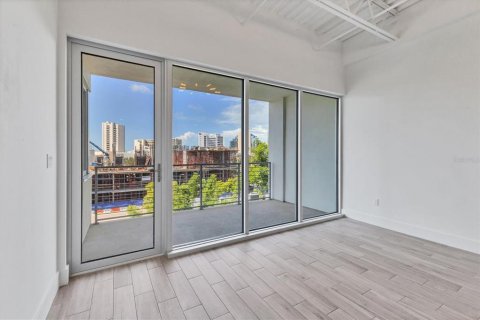 Condo in Sarasota, Florida, 1 bedroom  № 1858194 - photo 8