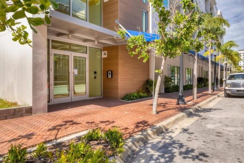 Condo in Sarasota, Florida, 1 bedroom  № 1858194 - photo 2
