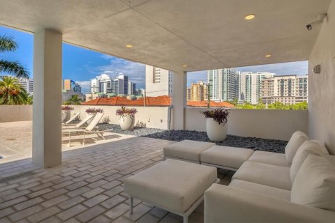 Condo in Sarasota, Florida, 1 bedroom  № 1858194 - photo 25