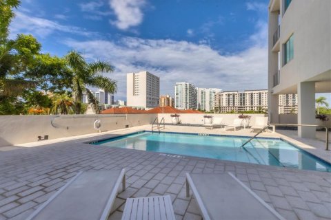 Condo in Sarasota, Florida, 1 bedroom  № 1858194 - photo 27