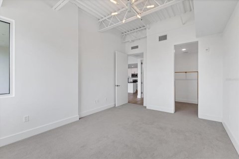 Condo in Sarasota, Florida, 1 bedroom  № 1858194 - photo 16