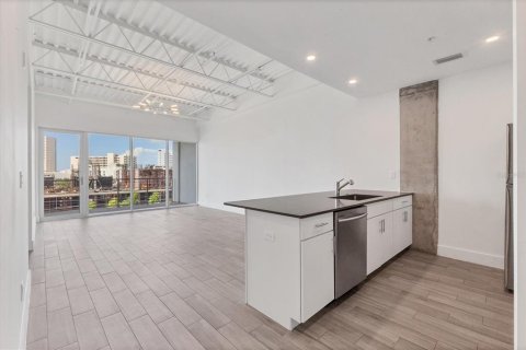 Condo in Sarasota, Florida, 1 bedroom  № 1858194 - photo 14