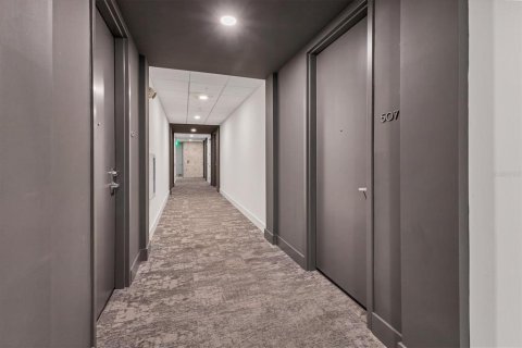 Condo in Sarasota, Florida, 1 bedroom  № 1858194 - photo 4