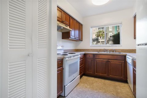 Condominio en alquiler en Orlando, Florida, 2 dormitorios, 94.11 m2 № 1907265 - foto 5