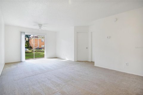 Condominio en alquiler en Orlando, Florida, 2 dormitorios, 94.11 m2 № 1907265 - foto 2