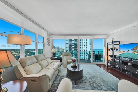 Condo à Hollywood, Floride, 2 chambres № 2078837