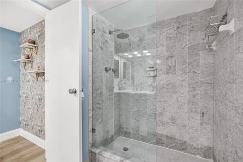 Condo in Hollywood, Florida, 2 bedrooms  № 1973188 - photo 24