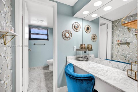 Condo in Hollywood, Florida, 2 bedrooms  № 1973188 - photo 30