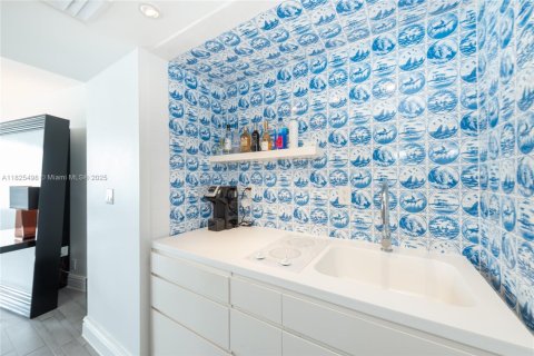 Copropriété à vendre à Miami Beach, Floride: 44.31 m2 № 1939734 - photo 12