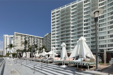 Copropriété à vendre à Miami Beach, Floride: 44.31 m2 № 1939734 - photo 2