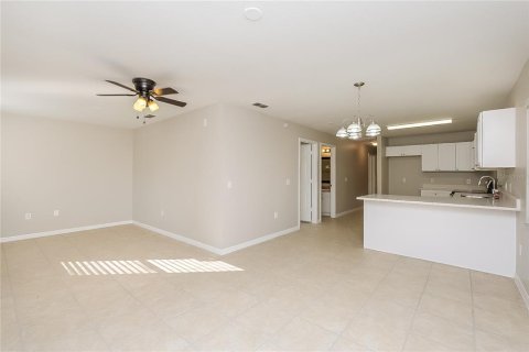 House in Plant City, Florida 3 bedrooms, 123.1 sq.m. № 1905034 - photo 2