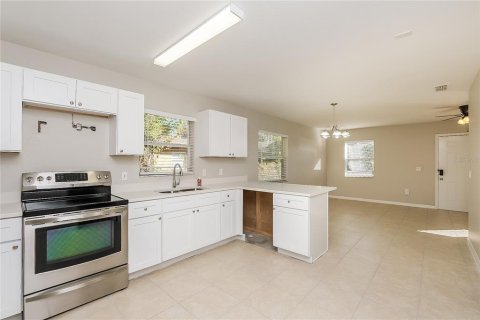 House in Plant City, Florida 3 bedrooms, 123.1 sq.m. № 1905034 - photo 6