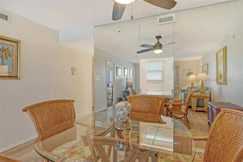 Condominio en venta en Sarasota, Florida, 1 dormitorio, 72.28 m2 № 2093984 - foto 18