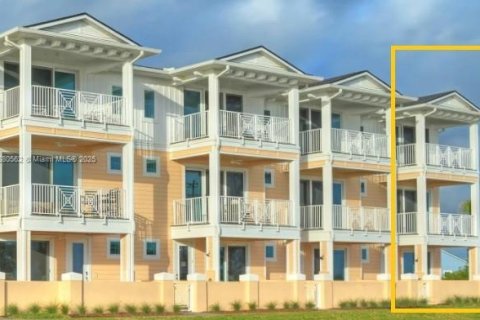 House in Ormond Beach, Florida 2 bedrooms № 1928916