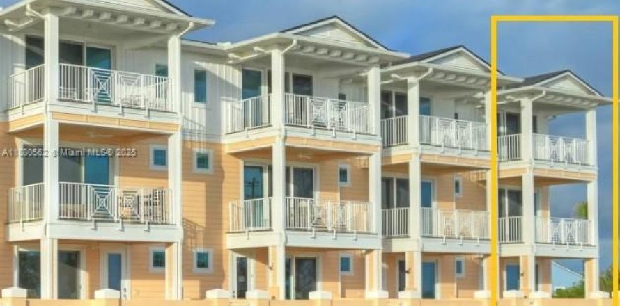 House in Ormond Beach, Florida 2 bedrooms № 1928916