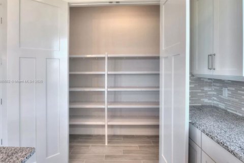 House in Ormond Beach, Florida 2 bedrooms № 1928916 - photo 6