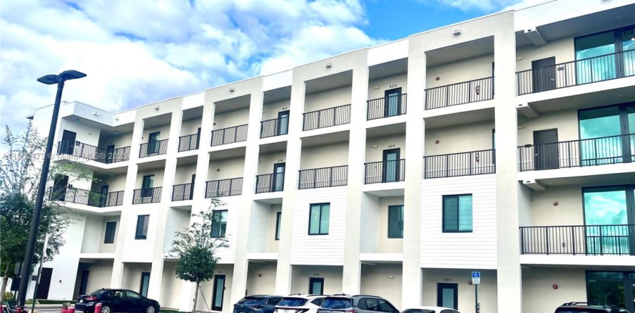 Condo in Doral, Florida, 1 bedroom № 2018335