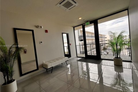 Condo in Doral, Florida, 1 bedroom № 2018335 - photo 22