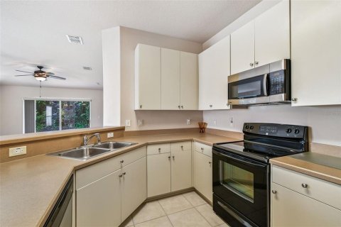House in New Port Richey, Florida 3 bedrooms, 105.72 sq.m. № 1883914 - photo 16