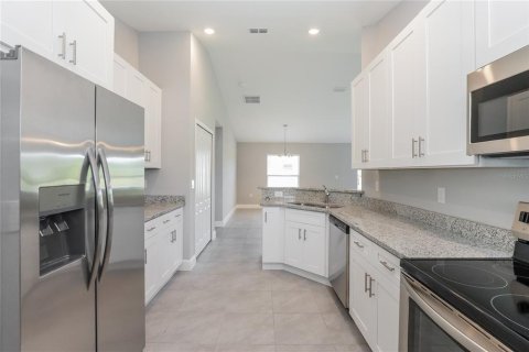 Villa ou maison à vendre à Kissimmee, Floride: 4 chambres, 168.25 m2 № 2107887 - photo 5