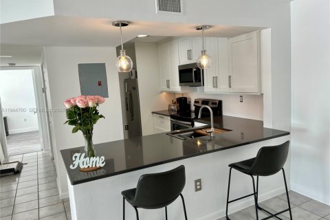 Copropriété à vendre à Cutler Bay, Floride: 2 chambres, 103.4 m2 № 2001245 - photo 2