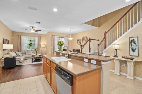 Townhouse in Winter Park, Florida 3 bedrooms, 170.66 sq.m. № 1744847 - photo 6