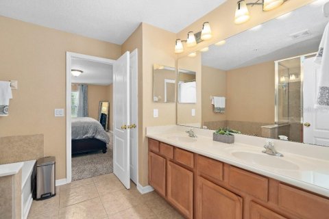 Townhouse in Winter Park, Florida 3 bedrooms, 170.66 sq.m. № 1744847 - photo 9