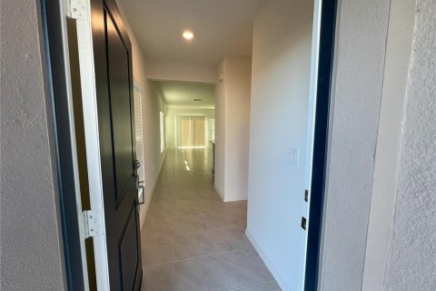 Снять в аренду таунхаус в Дэвенпорт, Флорида 4 комнаты, 157.75м2, № 1559442 - фото 3