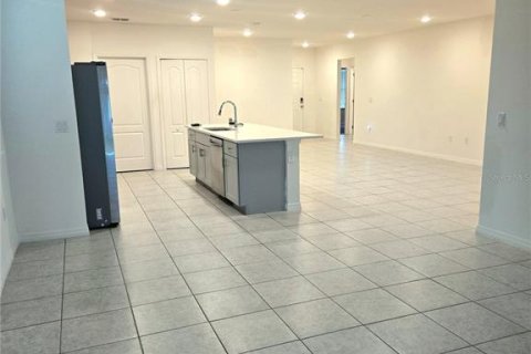 Villa ou maison à vendre à Kissimmee, Floride: 4 chambres, 174.1 m2 № 2323171 - photo 7