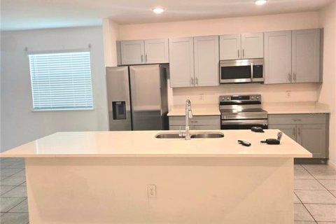 Villa ou maison à vendre à Kissimmee, Floride: 4 chambres, 174.1 m2 № 2323171 - photo 3