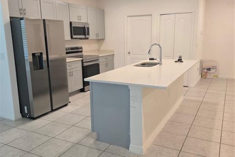 Villa ou maison à vendre à Kissimmee, Floride: 4 chambres, 174.1 m2 № 2323171 - photo 5