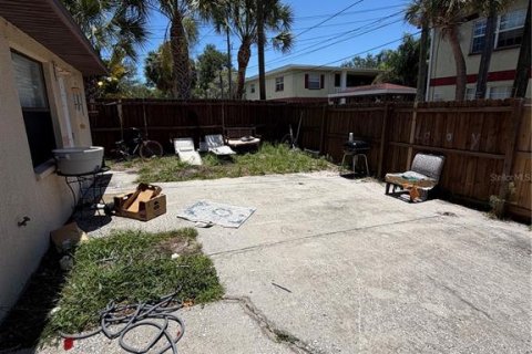 Commercial property in Saint Petersburg, Florida 6 bedrooms, 209.96 sq.m. № 2099709 - photo 29