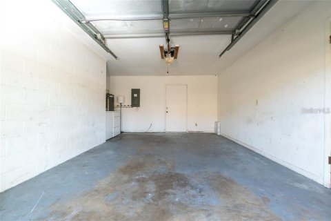 Commercial property in Saint Petersburg, Florida 6 bedrooms, 209.96 sq.m. № 2099709 - photo 26