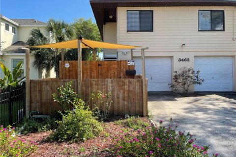 Immobilier commercial à Saint Petersburg, Floride 6 chambres, 209.96 m2 № 2099709