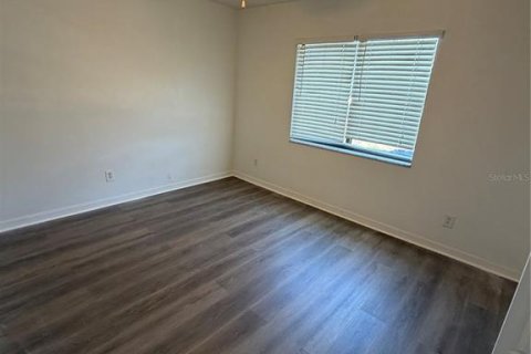 Commercial property in Saint Petersburg, Florida 6 bedrooms, 209.96 sq.m. № 2099709 - photo 22