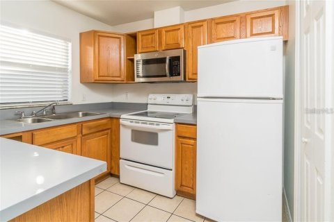 Commercial property in Saint Petersburg, Florida 6 bedrooms, 209.96 sq.m. № 2099709 - photo 16