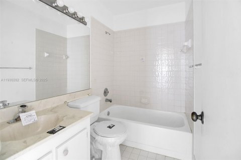 Condo in Aventura, Florida, 3 bedrooms № 2038698 - photo 15