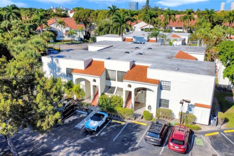 Condo in Aventura, Florida, 3 bedrooms № 2038698 - photo 24