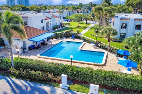 Condo in Aventura, Florida, 3 bedrooms № 2038698 - photo 30