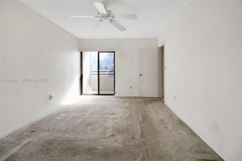 Condo in Aventura, Florida, 3 bedrooms № 2038698 - photo 17