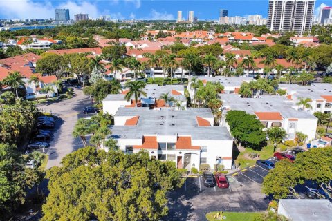 Condo in Aventura, Florida, 3 bedrooms № 2038698 - photo 23